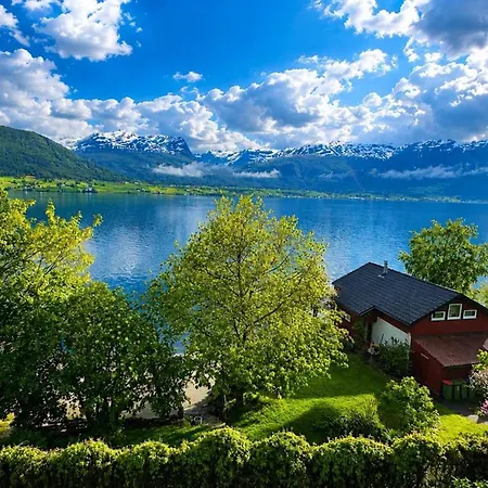 Casa Hauge Bb Fjordview ゲストハウス