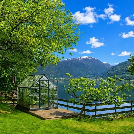 Casa Hauge Bb Fjordview Gjestgiverier